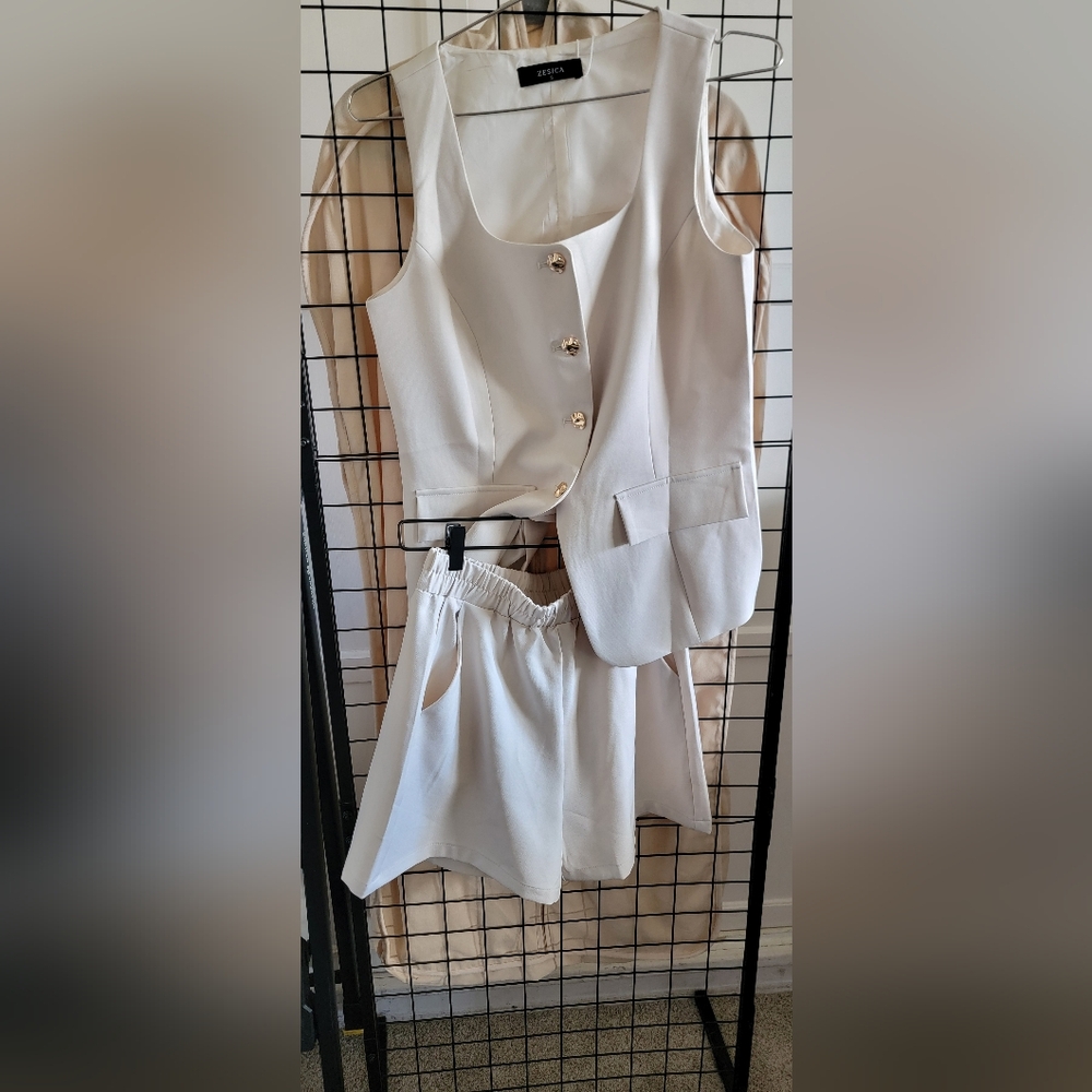 Zesica Cream Vest and Short Set Size Small